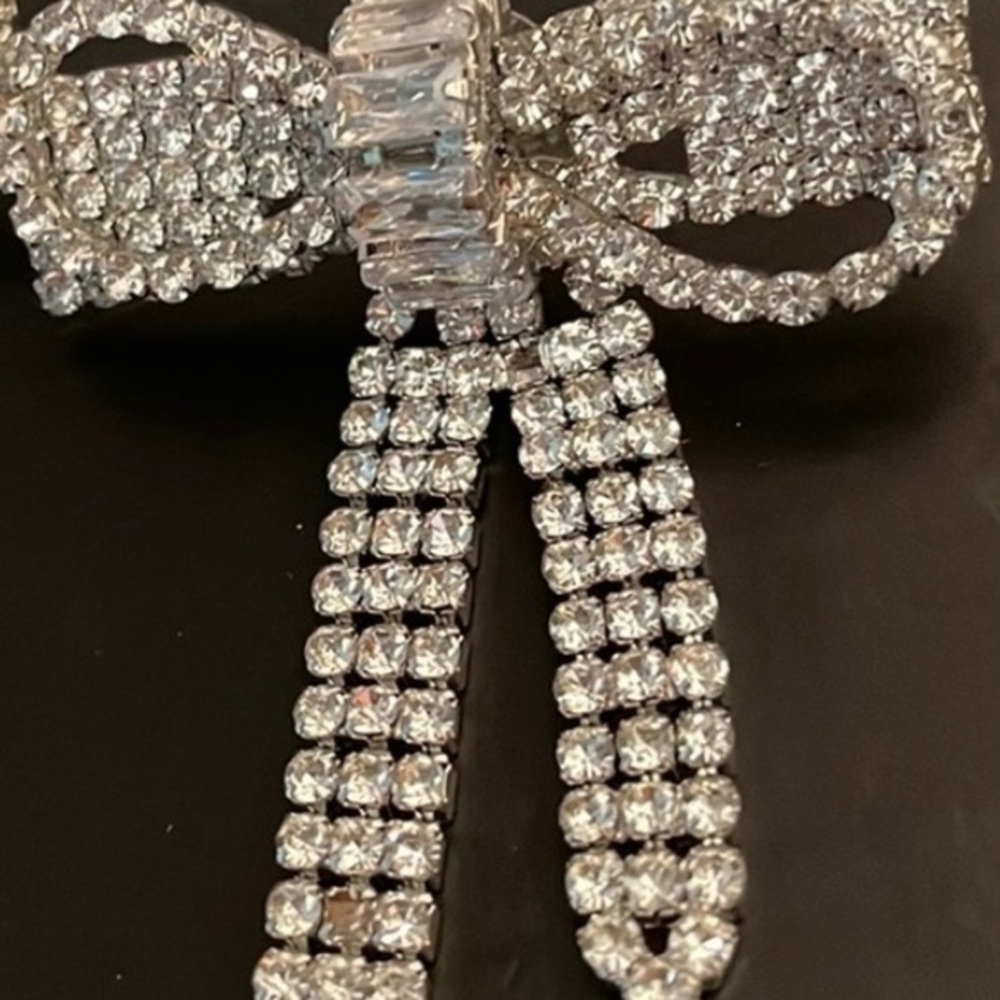 Christian Siriano statement bow crystal behr drop earrings NWT - Picture 5 of 8
